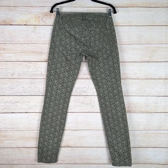 CAbi Women's Size 2 Ditsy Floral Skinny Jeans Green Stretchy Pants Style#5083 - Picture 8 of 11